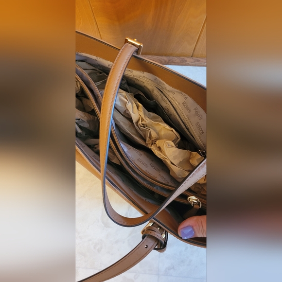 Beautiful acorn jet set tote Michael kors - Picture 4 of 5